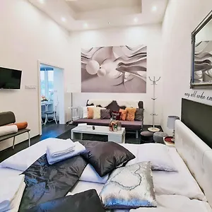 Modern Flat In Center Apartman