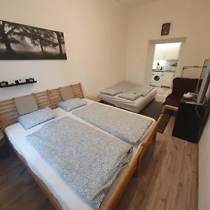 Serena Near Boulvard With Ac Apartman